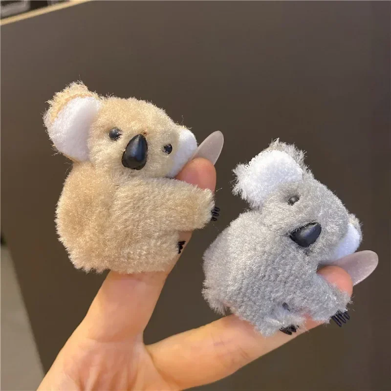 Tech Car Accessories - ตุ๊กตาน่ารัก Koala รถตกแต่งภายในกระจกมองหลังอัตโนมัติหน้าจอควบคุมตกแต่ง Sun Visor การ์ดคลิปของขวัญรถอุปกรณ์เสริม
